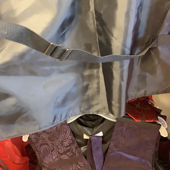 Paisleys red vest - Picture 3 of 3